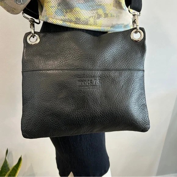 Roots 73 black Pebble Leather Village Tribe Bag - Picture 3 of 8